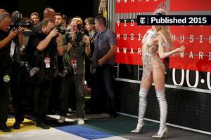 Miley Cyrus Sex - Inside the Making of 'Dead Petz,' Miley Cyrus's Surprise Album - The New  York Times