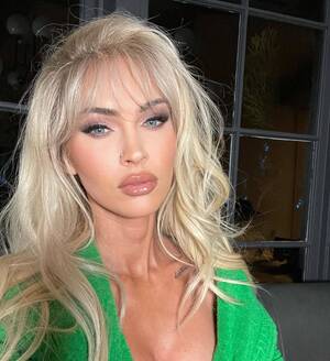 Emma Stone Naked Blowjob - Megan Fox looks better as Pam Anderson than as Megan Fox - Other Crap