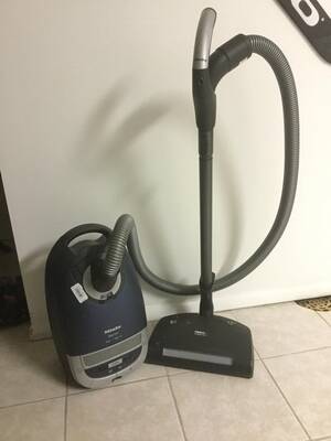 Miele Porn - Vacuum Porn? Miele C-3 Earth w/ adjustable power head - $15 :  r/ThriftStoreHauls