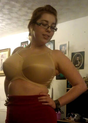 Big Tits In Sports Tumblr - brasandbodyimage: Sports bras for big boobs! Porn Photo Pics