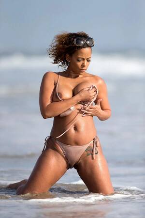 black actresses big tits - Black Celebrities With Big Tits
