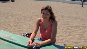 amateur teen beach fuck - Little hot beach amateur teen fucked hard in these screaming beach bathroom  sex - Pichunter