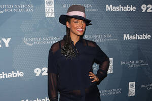 alicia keys pregnant and naked - Pregnant Alicia Keys Posts Nude Photo of Herself on Instagram - 106.7 WTLC