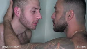 Gay Spit Porn - Hot hard spit kissing - JulianT & JoelS - XVIDEOS.COM