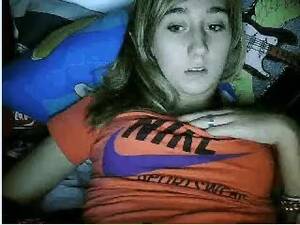 chatroulette teen - French teen se caresse sur chatroulette