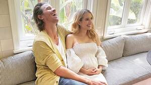 Emma Roberts Porn - Pregnant Emma Roberts Reveals Sex of Baby No. 1 With Garrett Hedlund