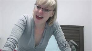 Blonde Hair Glasses Porn - Hot Mature Blonde with Glasses and Short Hair Helping Guys R - Camvideos.tv