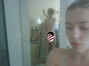 cell phone nude - Scarlett Johansson Leaked Nudes