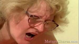Crazy Old Woman Porn - Old lady does crazy things - XVIDEOS.COM
