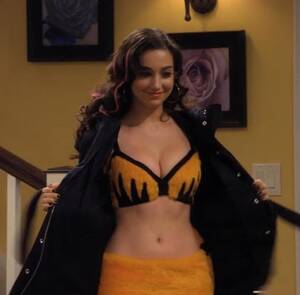 Molly Ephraim Porn - Molly Ephraim : r/CelebrityBelly