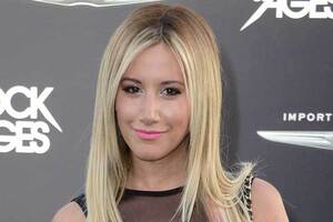 Ashley Tisdale Games - Ashley Tisdale ficha por la nueva comedia de NBC Truth to be told - Series  Adictos