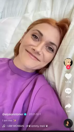 Alyson Stoner Lesbian - Lesbian TikTok: Top 27 Lesbian TikTokers To Follow