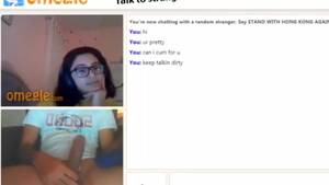 hispanic pussy omegle - Nerdy Babe Gets Naked And Start to Fingering Her Pussy for a Guy On Omegle  Video - ViralPornhub.com