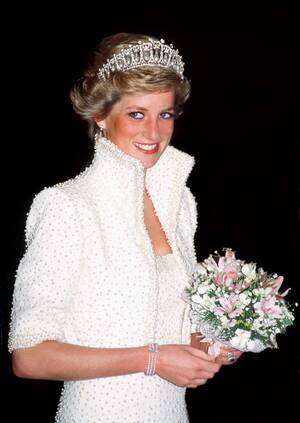 Lady Diana Porn - Princess Diana lookalike makes Â£200,000 a year on OnlyFans - JOE.co.uk