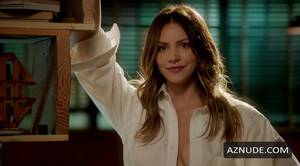 Katharine Mcphee Nude Porn - KATHARINE MCPHEE in SCORPION(2015) 00:12