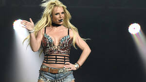 Britney Spears Hot Pussy - Britney Spears Announces Movie Premiere With Thirst Trap