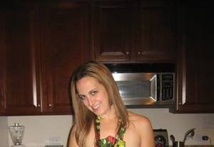 Amateur Porn Homemade 80517 - Shy Milf Not Shy Anymore: Cooking In The Kitchen