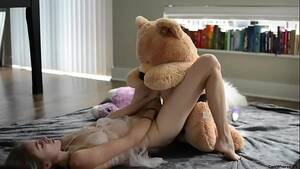 Girl Fucks Teddy Bear - teen fucks teddy bear - XVIDEOS.COM