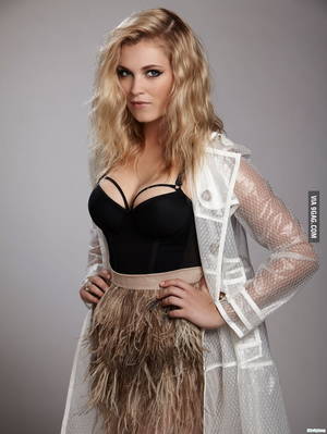 Eliza Taylor Porn - Eliza Taylor from the 100. Damn fine tits in a Marlies Dekkers bra.  MOTORBOAT