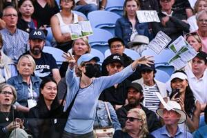 misspalestine cam show sex - Australian Open: Palestine protest halts Cam Norrie v Alexander Zverev |  Metro News