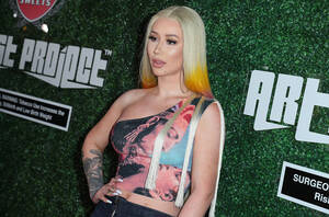 2016 Iggy Azalea Nude - Iggy Azalea Deactivates Social Accounts, Threatens Criminal Charges After  Nude Photos Leaked | Billboard â€“ Billboard