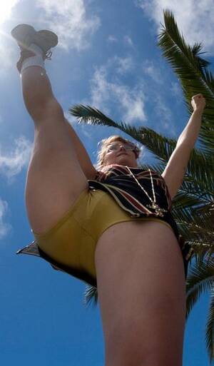 free porn cheerleaders upskirt gallery - Cheerleader Upskirts - ErosBlog: The Sex Blog