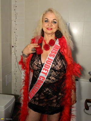 Bathroom Hd Blonde - 