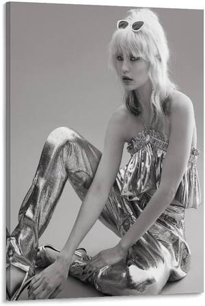 gigi spice - Amazon.com: Gigi Hadid Sexy Spice Girl Model Porn Vintage Posters for Room  Aesthetic And Decorative Painting 18 Canvas Painting Wall Art Poster for  Bedroom Living Room Decor 08x12inch(20x30cm) Frame-style: Posters & Prints