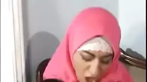 hijab on webcam couple sex - Red Hijabi Girl In Abondon Building xxx desi sex videos at Negozioxporn.com