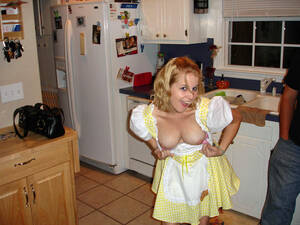 milf house party - At house party Porn Pic - EPORNER