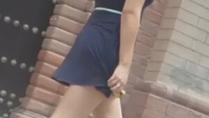 celebrity upskirt oops wedgy - Upskirt Bajo Falda thong wedgie Tanga HD Facebook Face Cara - UPSKIRT.TV