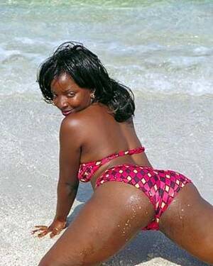 black pussy nude beach - Hot black girl at nude beach gets pussy wet Porn Pictures, XXX Photos, Sex  Images #3041961 - PICTOA