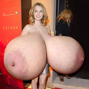 celebrity tits blog - Celebs â€“ The Boobs Blog