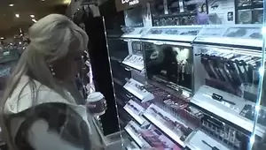 kaufhaus - Im Kaufhaus Porn Videos | xHamster