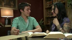 librarian anal fuck - Shemale librarian anal fucks guy - XVIDEOS.COM