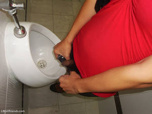 bangkok ladyboy peeing - 