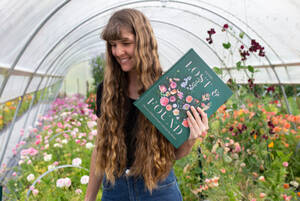 Alissa Webb - Author Interview: ZoÃ« Field - Floret Flowers
