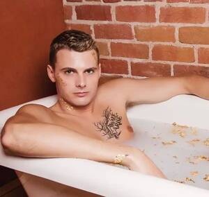 Daves Porn Stars - Gay porn star Dave Slick found dead at 26 | PinkNews