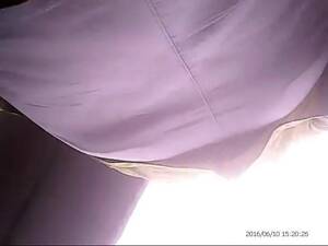 mom accidental upskirt - Accidental Up Skirt Hot Mom - UPSKIRT.TV