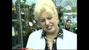 bbw her first anal - bbw mom picked up for her first anal - XVIDEOS.COM