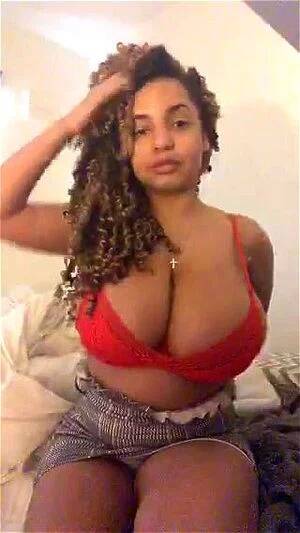 layla tits - Watch Layla showing off her big caramel tits - Solo, Big Tits Porn -  SpankBang