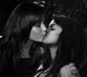Demi Lovato And Selena Gomez Lesbian - Hot Breaking News Videos MasalaZol: See Selena Gomez and Demi Lovato Lesbian  Kissing photos Disney Released