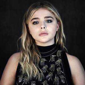Chloe Moretz Porn - ChloÃ« Grace Moretz Posts Body Positive Photo After Criticizing Kim  Kardashian's Nude Selfie | Teen Vogue