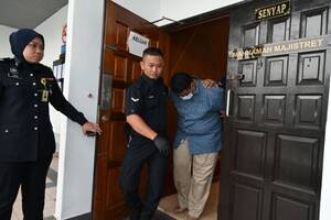 Hd School Sex - Religious school teacher fined RM12,000 for conning two women into sex, porn  on phone | The Star