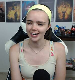 Cute Happy Porn - Cute happy girl Porn Pic - EPORNER