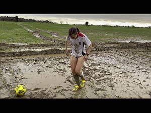 Mud Sex Naked On Farm - cdn77-pic.xnxx-cdn.com/videos/thumbslll/21/16/45/2...