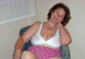 Mature Voyeur Porn - Grace, mature nude model