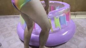 Fucked In A Bouncy Castle - Inflatable castle fuck - ThisVid.com em inglÃªs