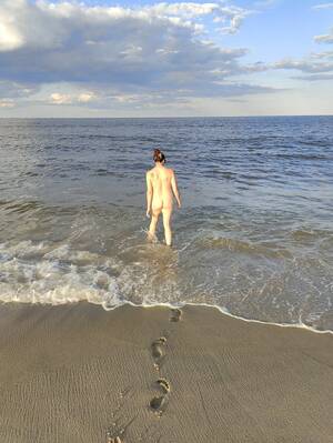 couple walking on beach nude butt - Got in last night to watch the sun set and the super moon rise :  r/GunnisonBeach