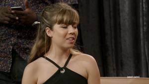 jennette mccurdy foot porn - Jennette McCurdy on the Eric Andre show